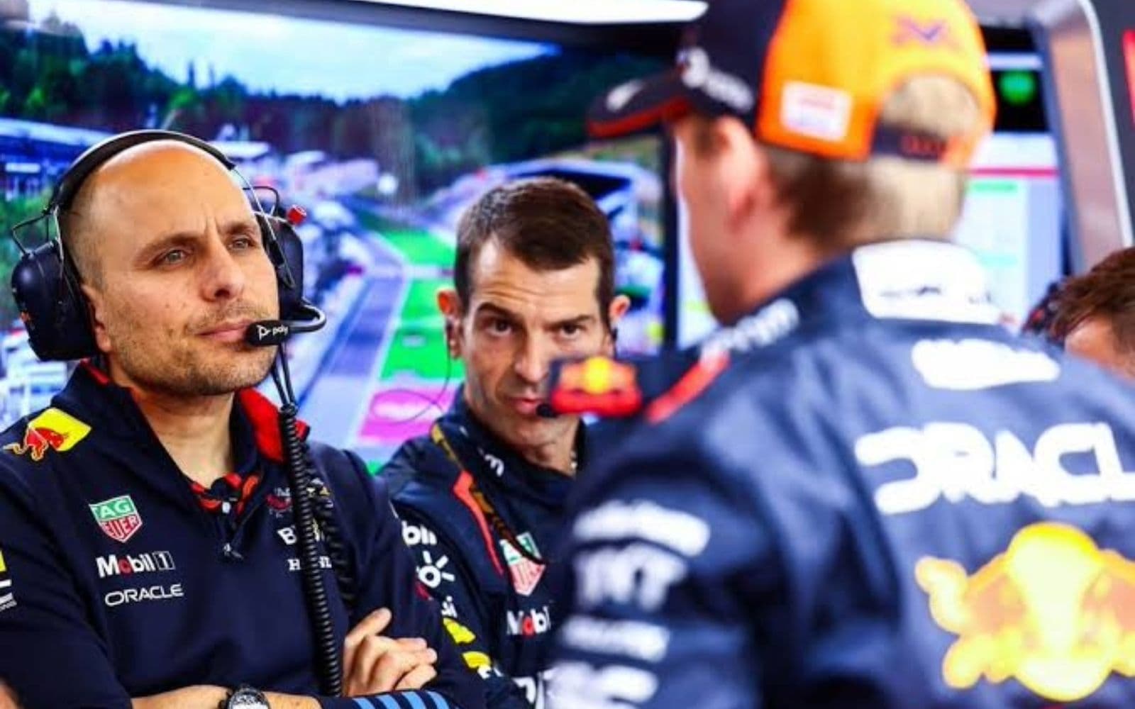 F1: H Aston Martin μιλάει με τον Lambiase
